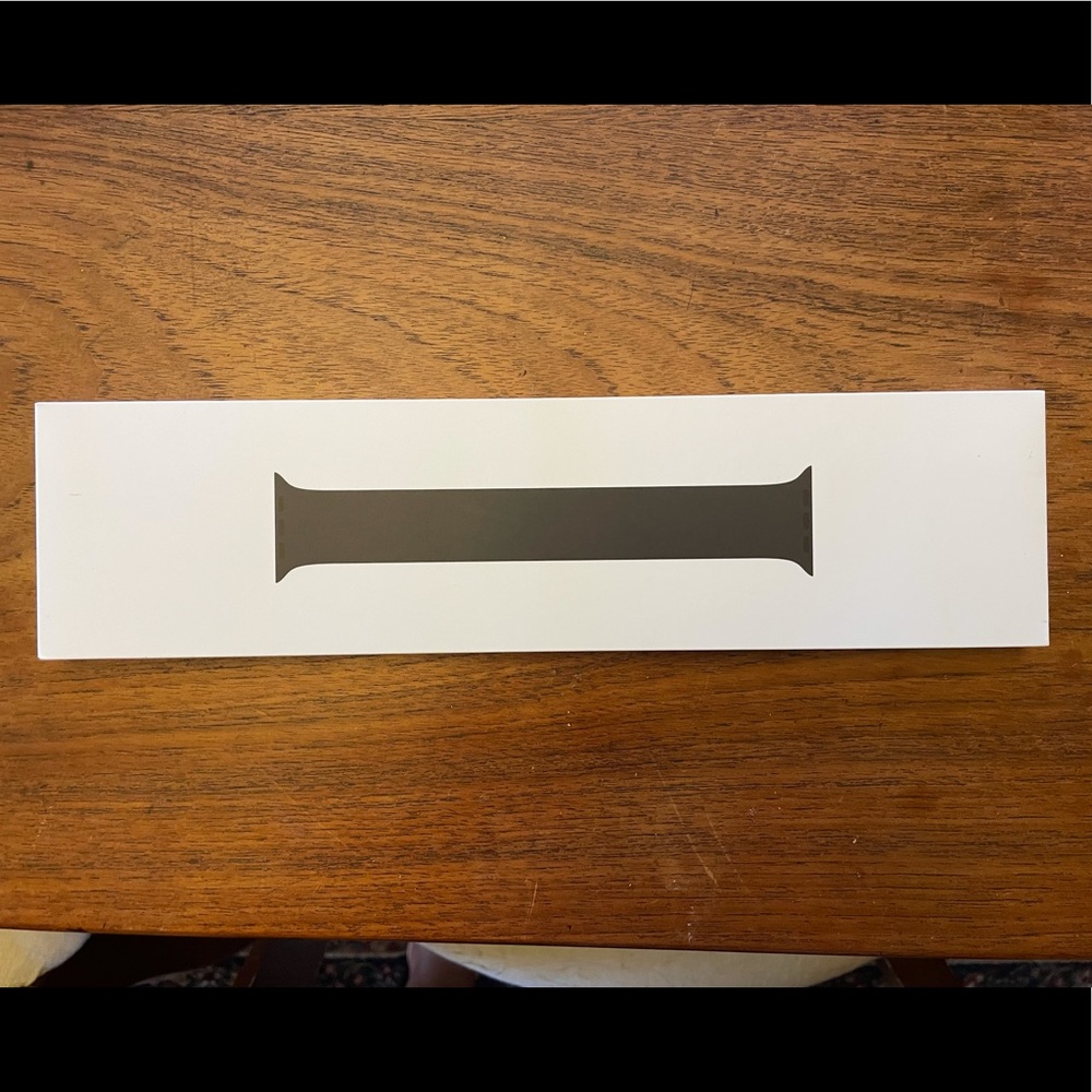 NWB Apple Watch 40mm Black Solo Loop Band Sz6